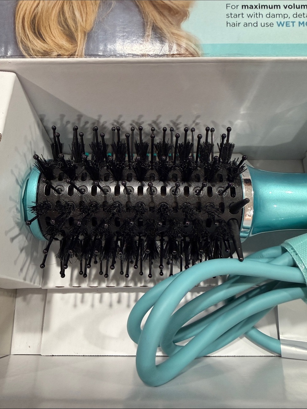 Shark Glossi 2-in-1 Hot Tool and Air Glosser Blow Dryer Brush in Juniper - Picture 3 of 6